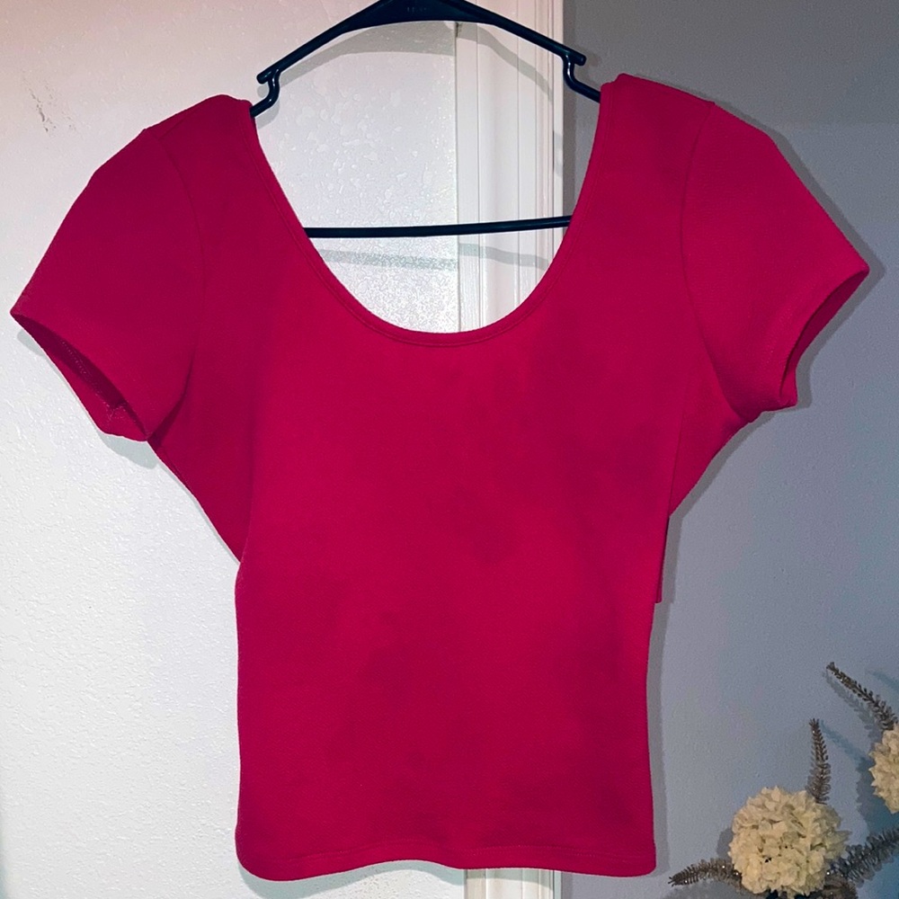 Women’s Scoop Neck Short Sleeve Top - Fuschia Pink